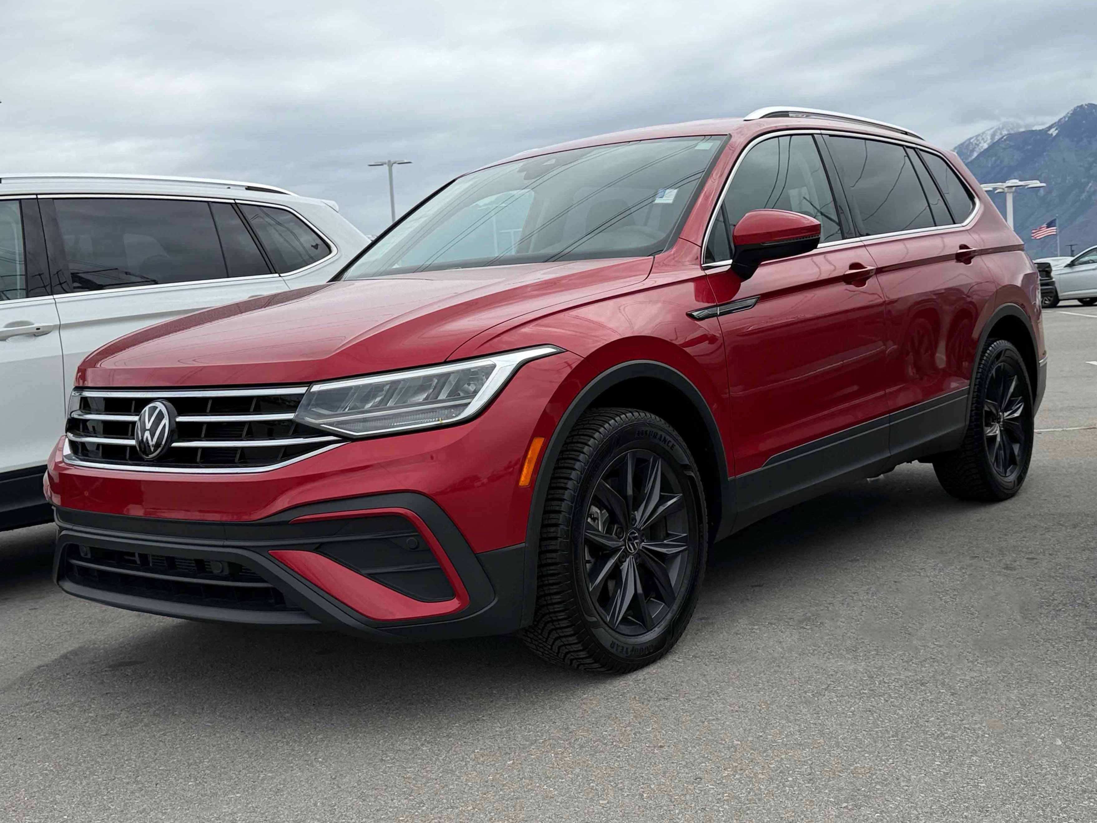 2024 Volkswagen Tiguan 2.0T SE 4Motion's photo