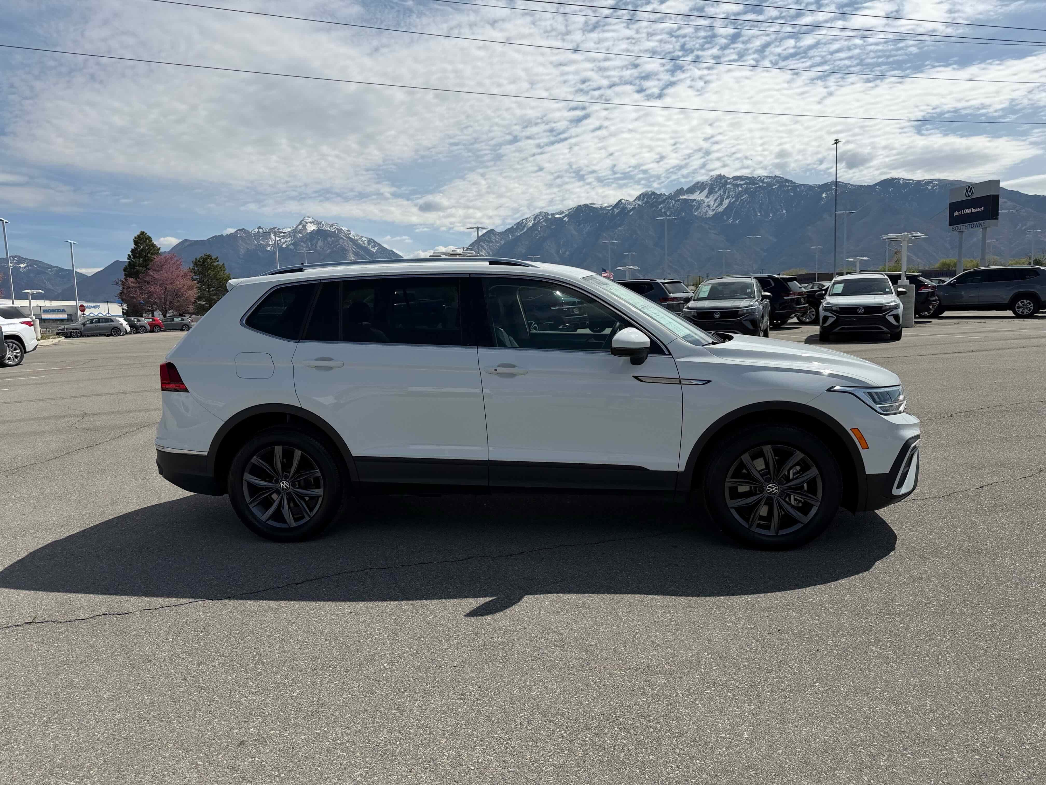 2022 Volkswagen Tiguan SE