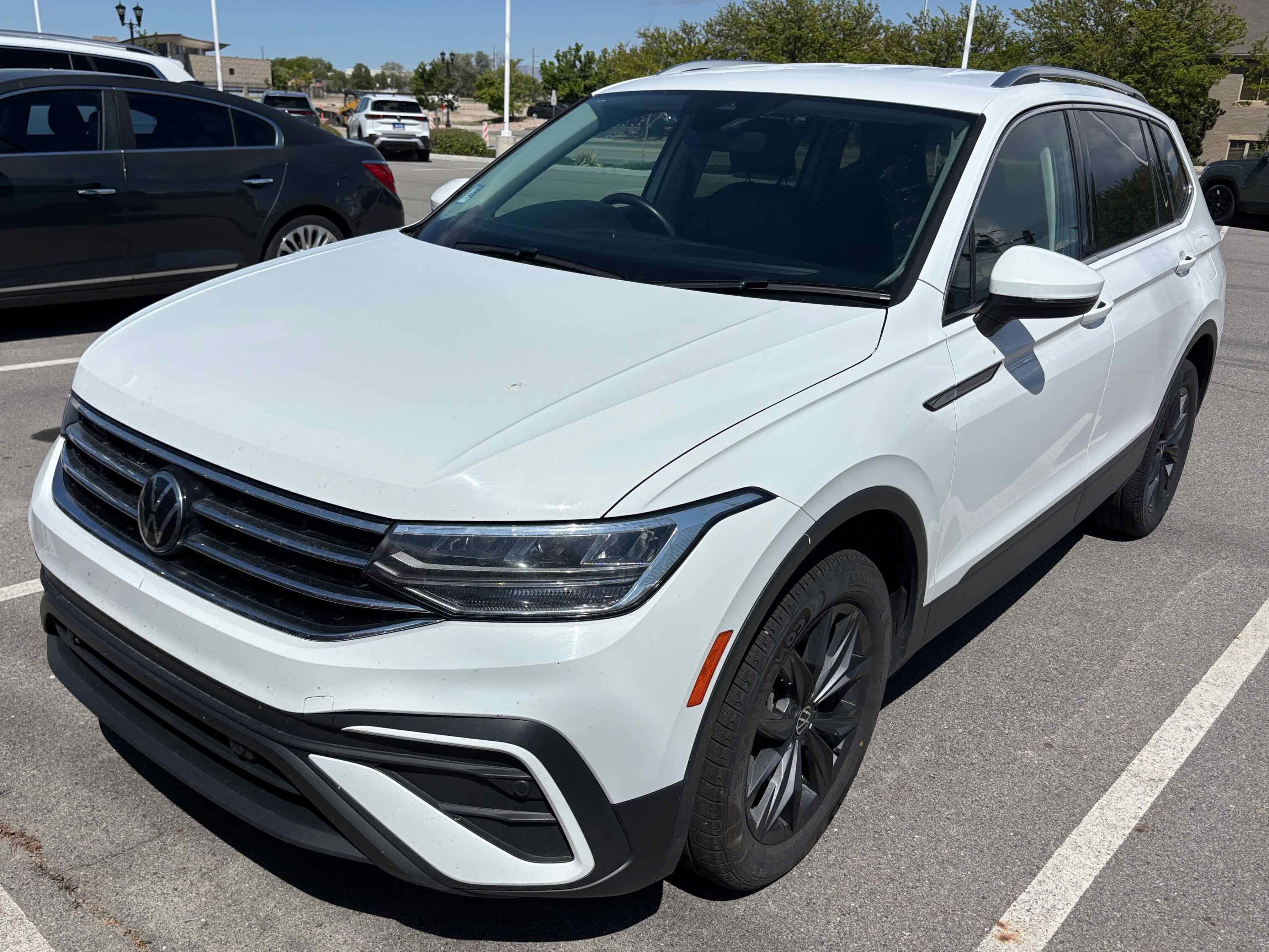 2022 Volkswagen Tiguan 2.0T SE 4Motion's photo