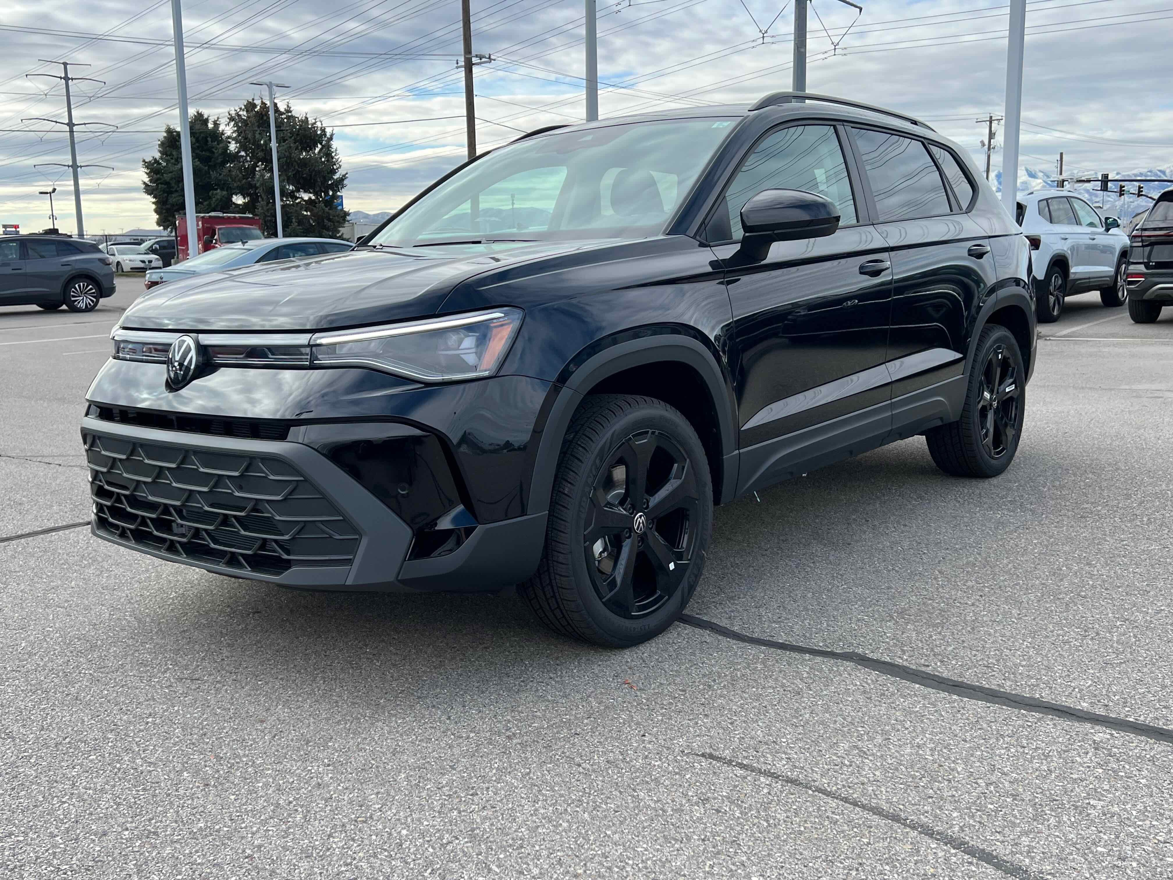 2026 Volkswagen Taos SE Black