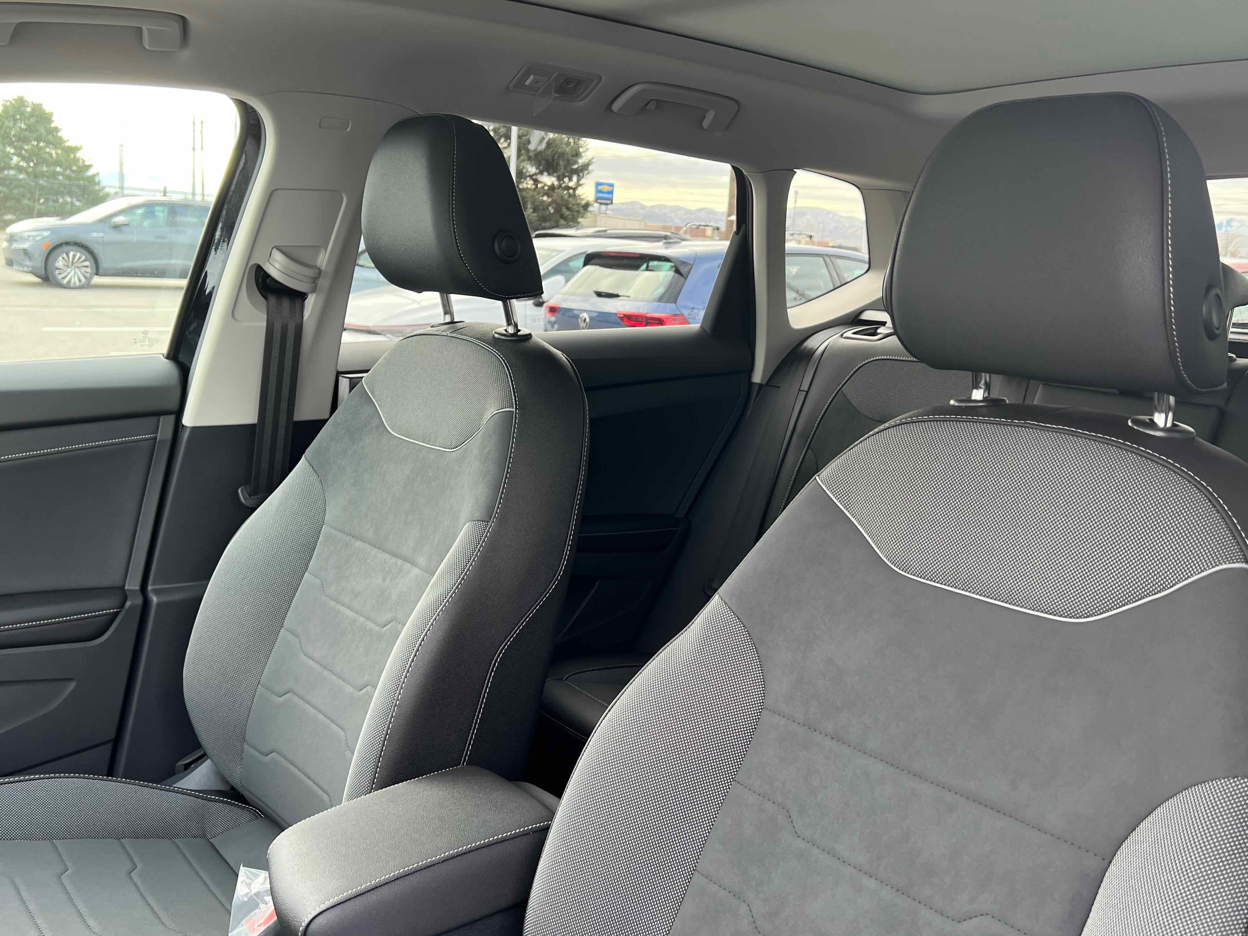 2026 Volkswagen Taos SE Black