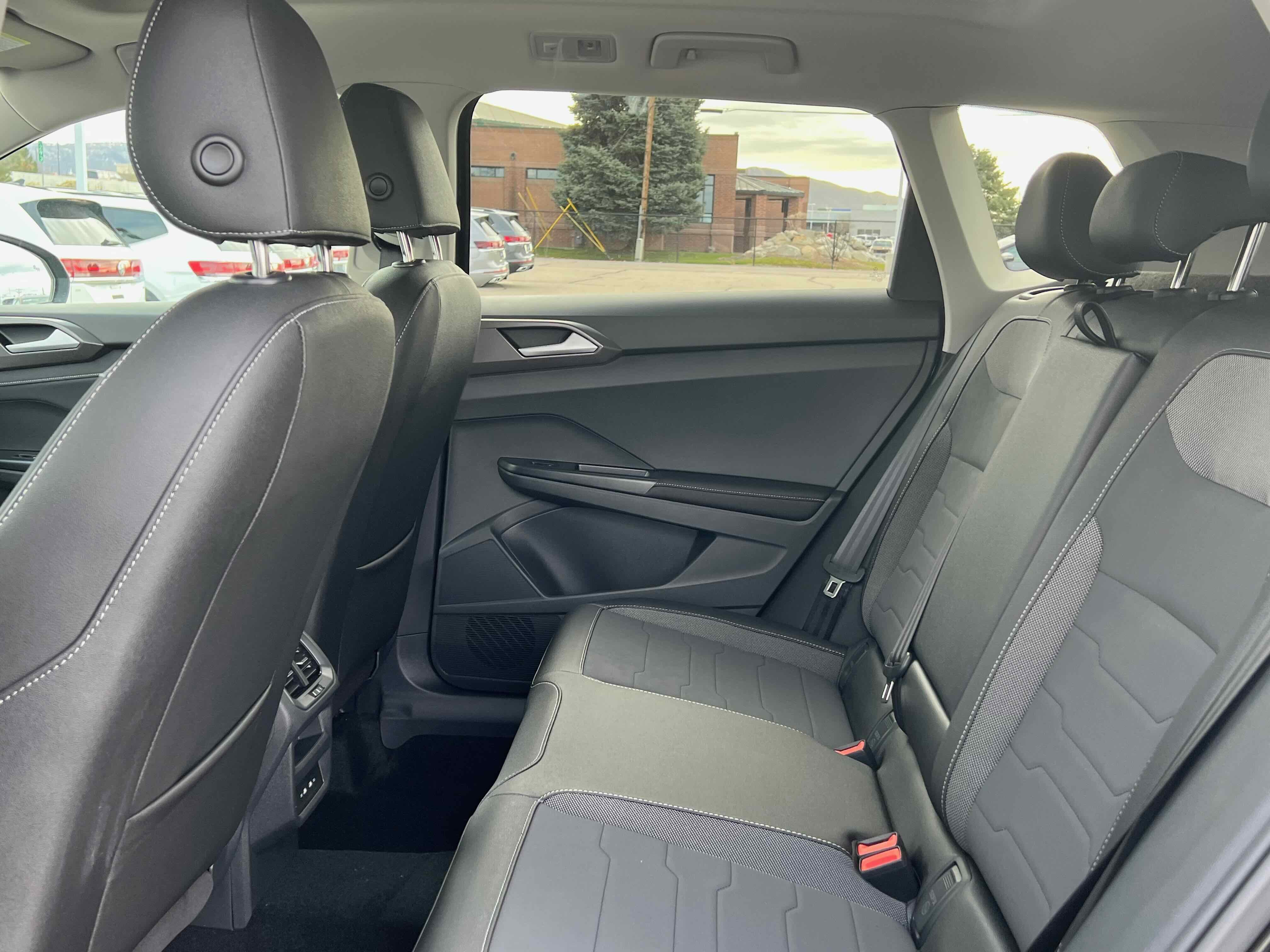 2026 Volkswagen Taos SE Black