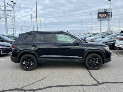 2026 Volkswagen Taos SE Black