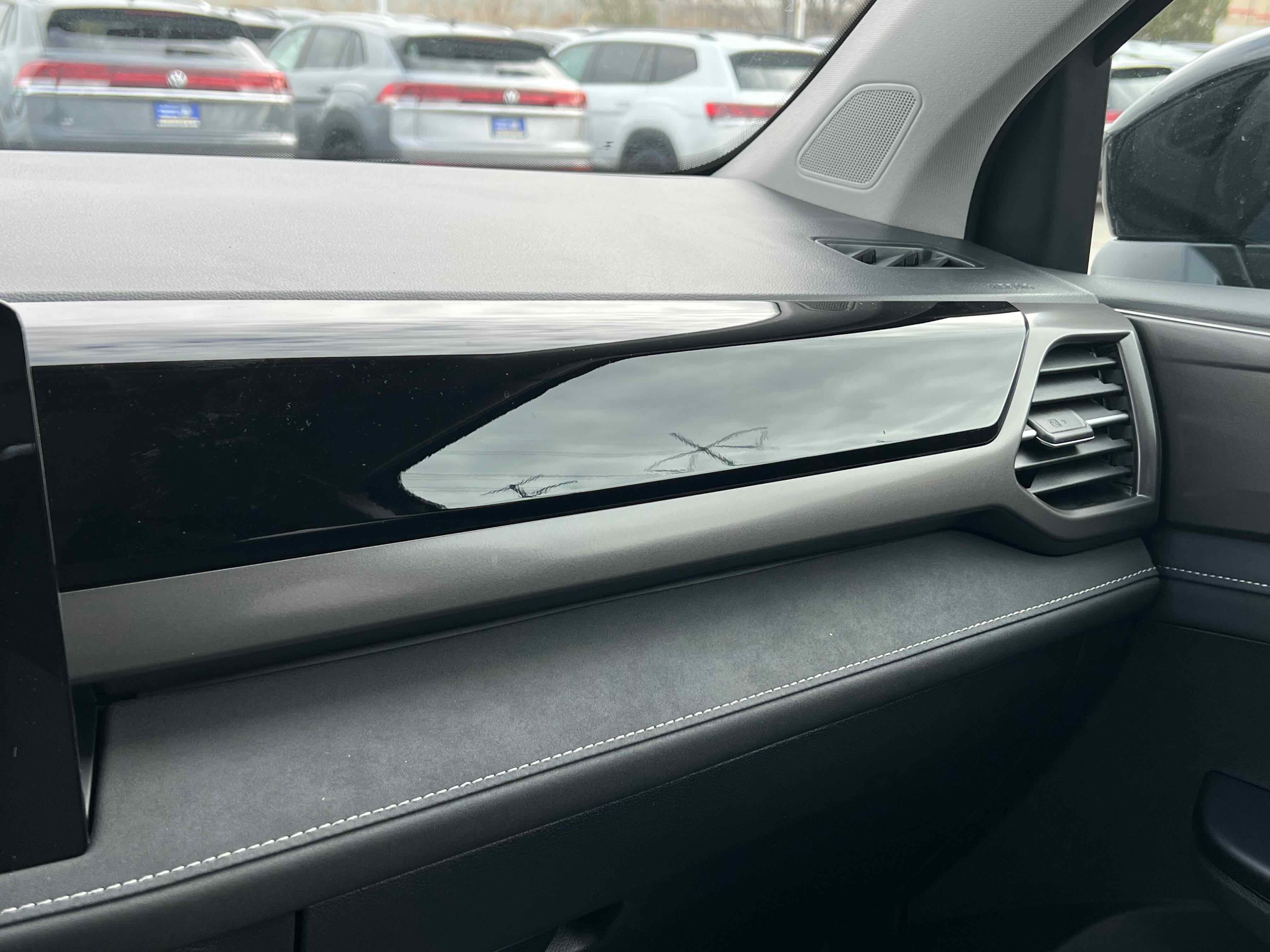 2026 Volkswagen Taos SE Black