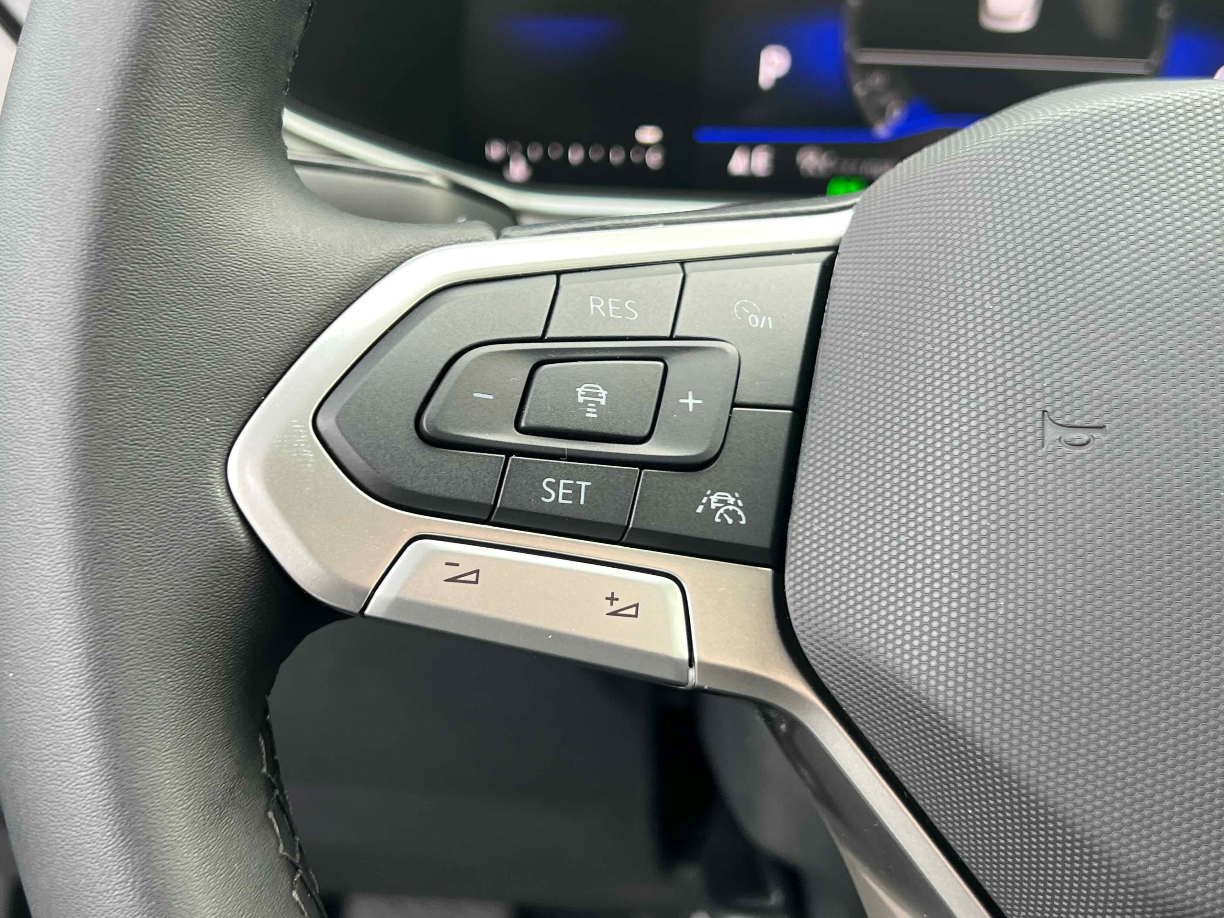 2026 Volkswagen Taos SE Black