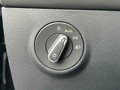 2026 Volkswagen Taos SE Black