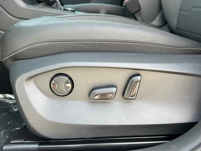 2025 Volkswagen Taos SE Black