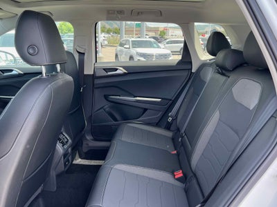 2025 Volkswagen Taos SE Black