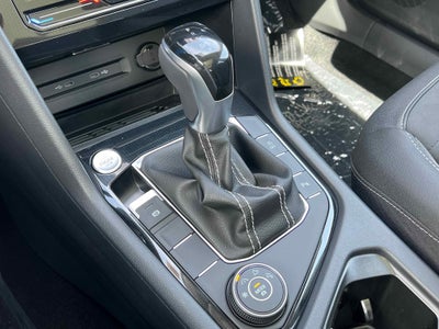 2025 Volkswagen Taos SE Black