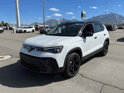 2025 Volkswagen Taos SE Black