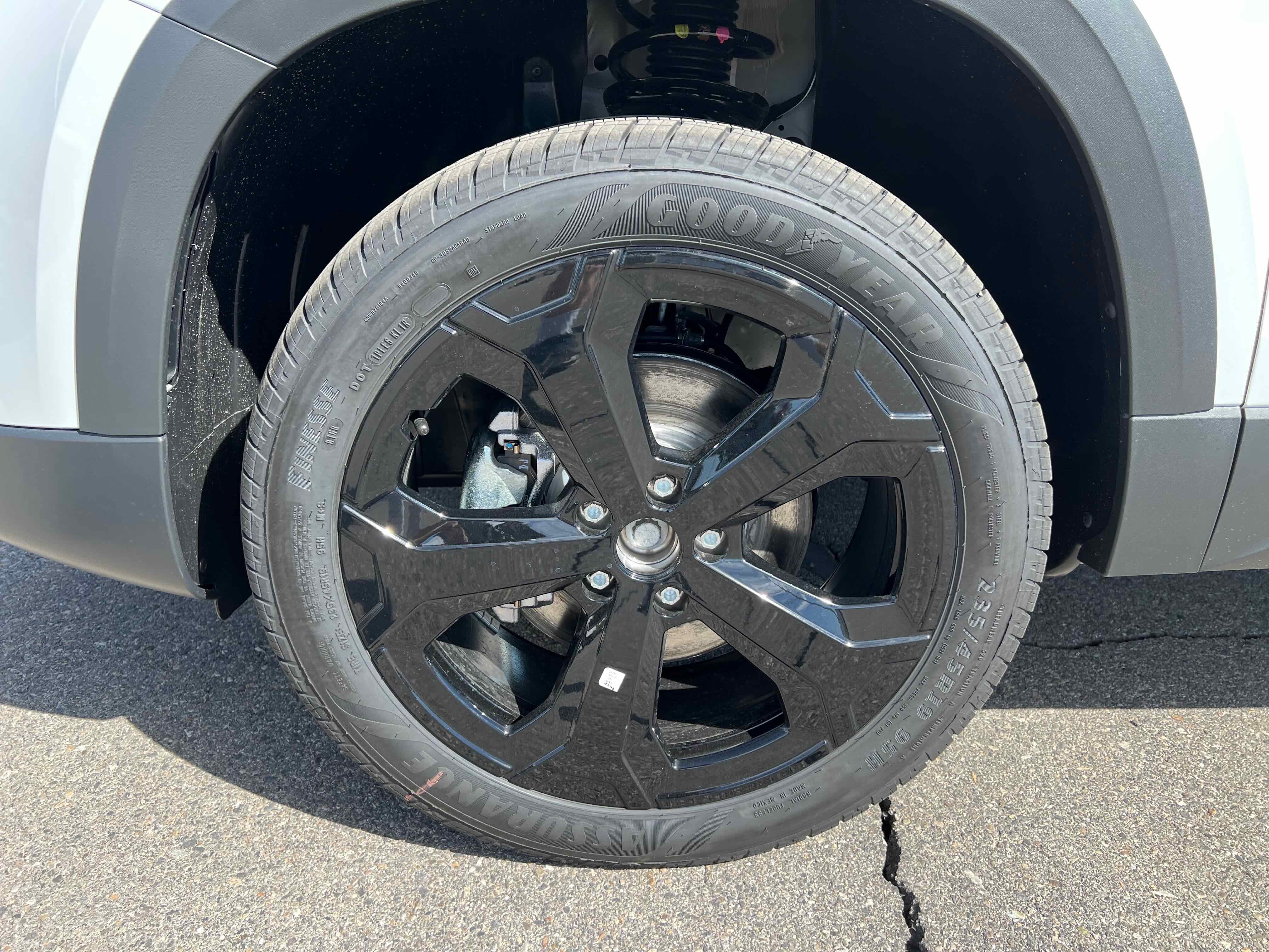 2025 Volkswagen Taos SE Black