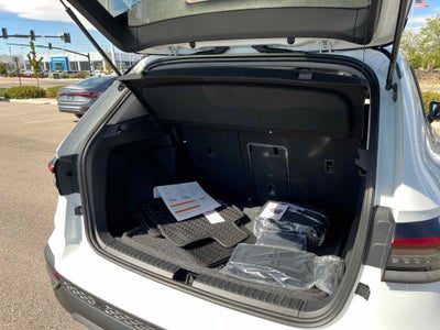 2025 Volkswagen Taos SE Black