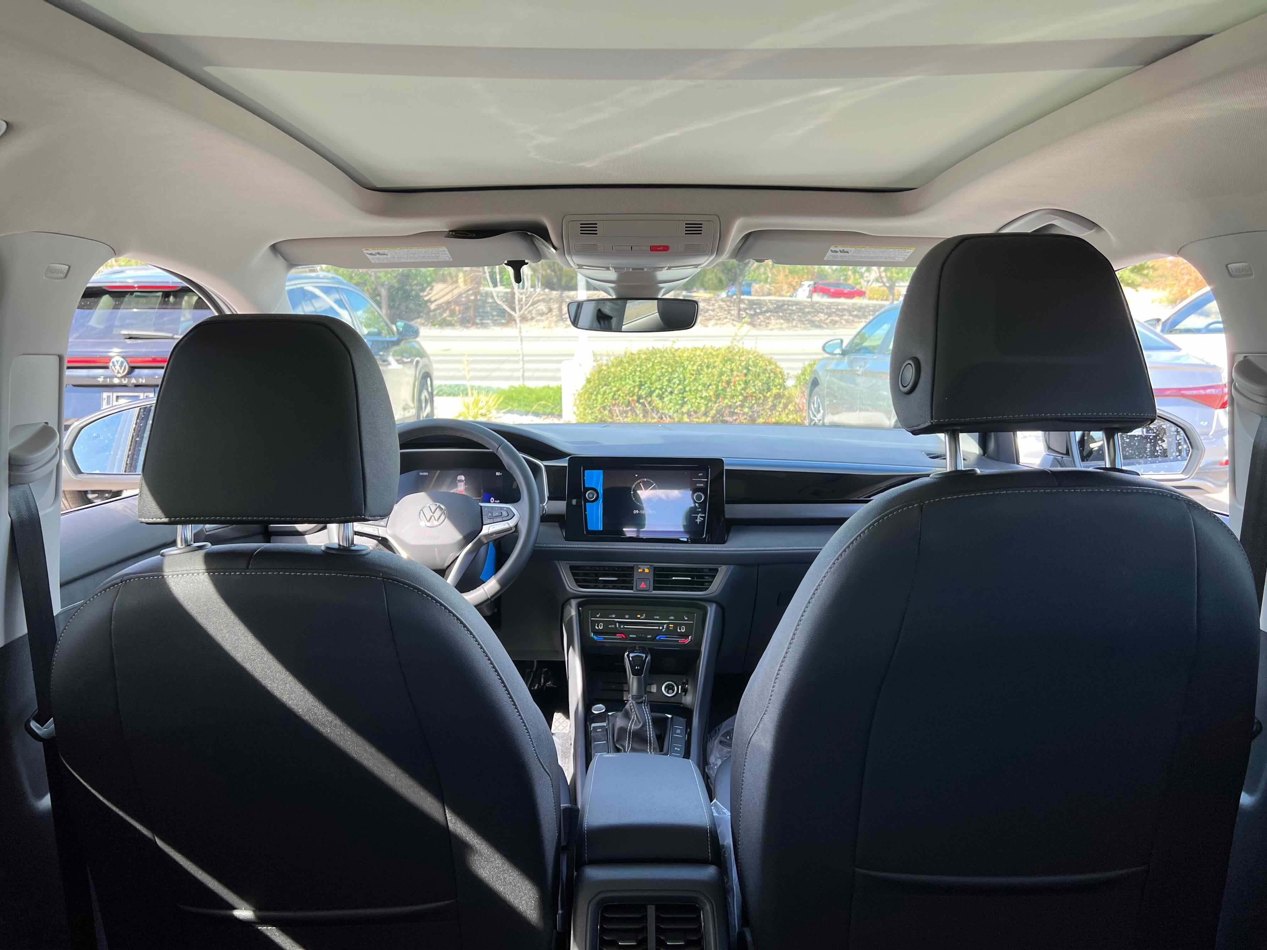 2025 Volkswagen Taos SE Black