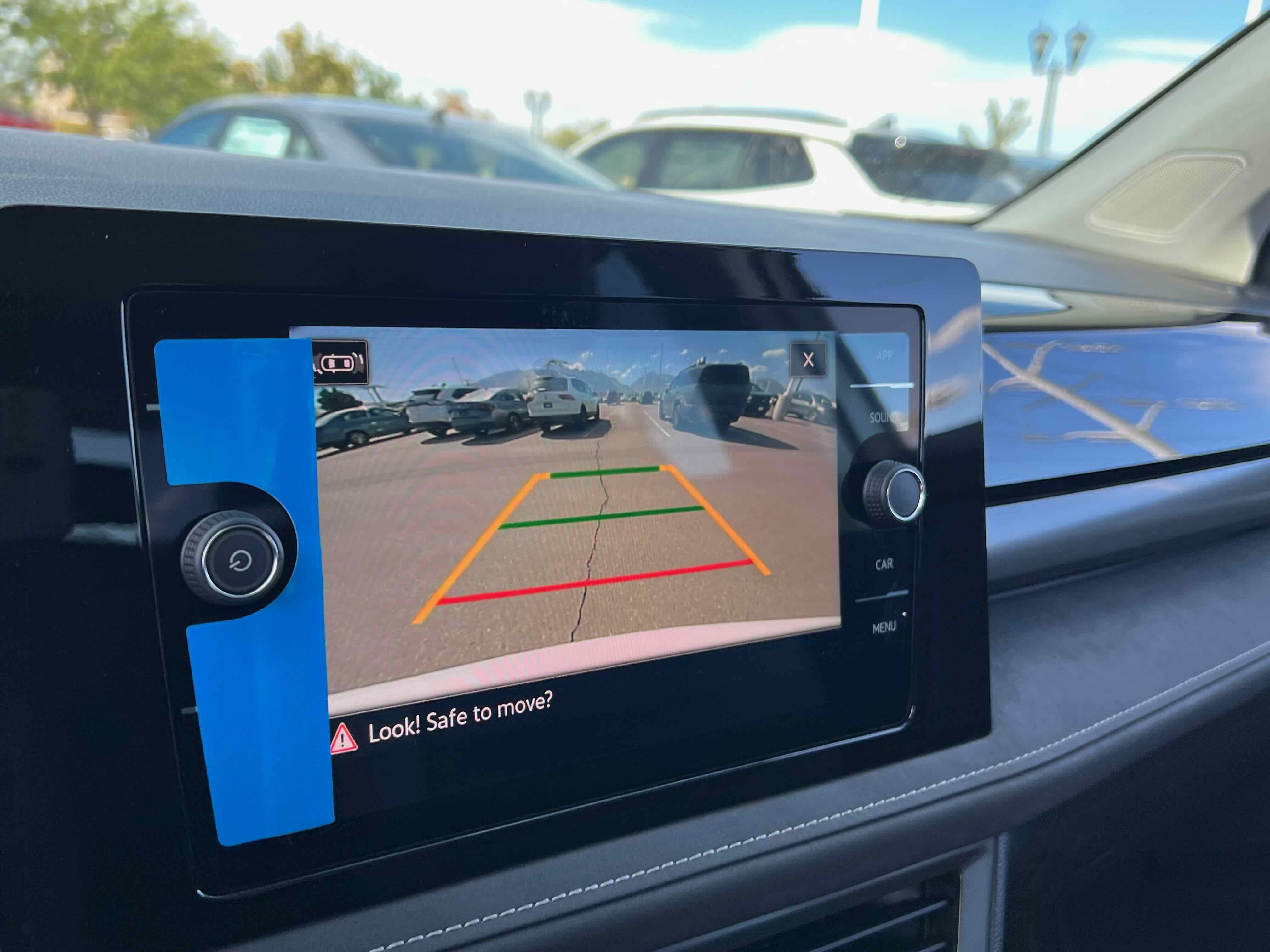 2025 Volkswagen Taos SE Black