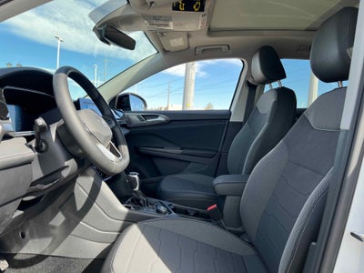 2025 Volkswagen Taos SE Black