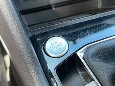 2025 Volkswagen Taos SE Black