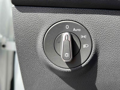 2025 Volkswagen Taos SE Black