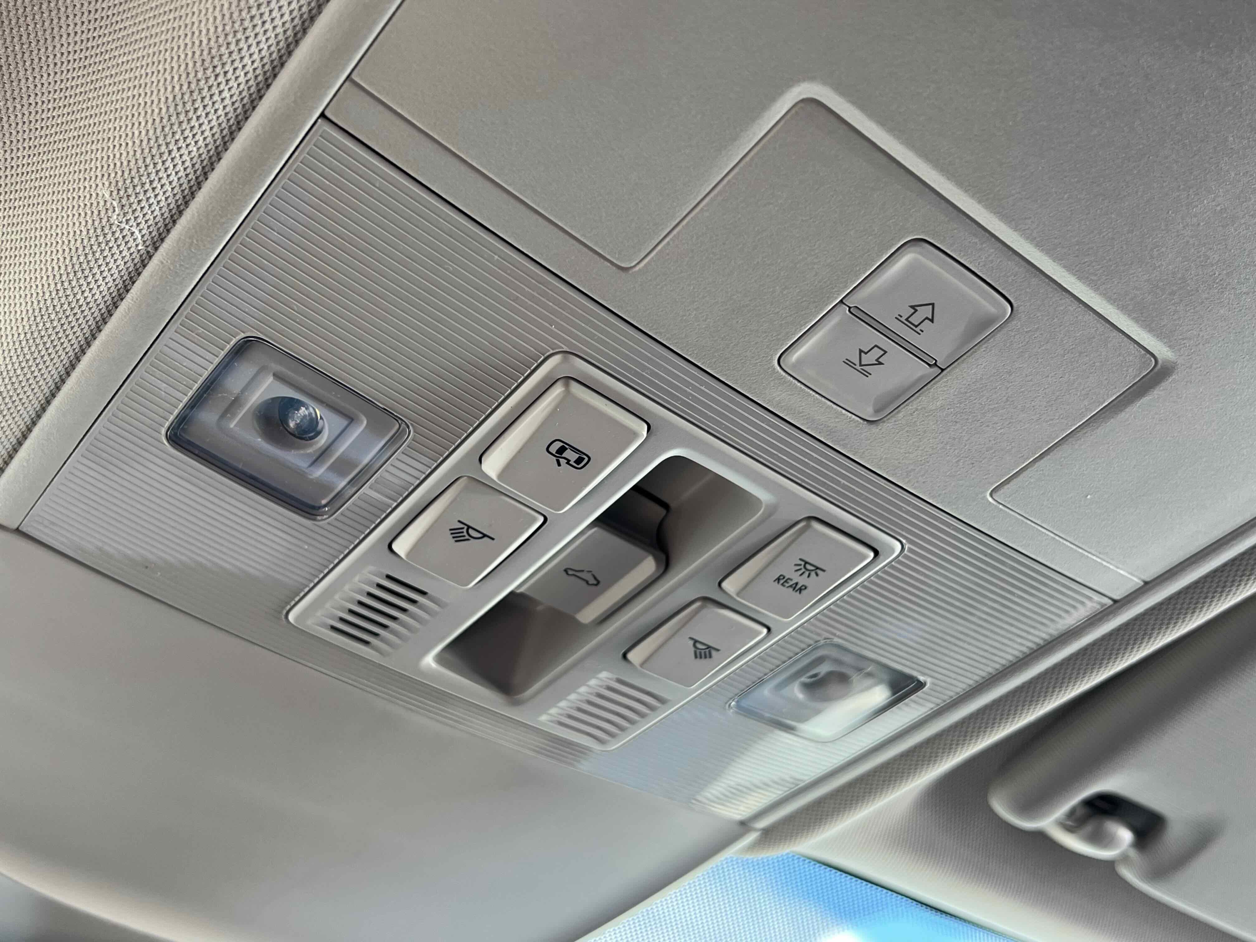 2025 Volkswagen Taos SE Black