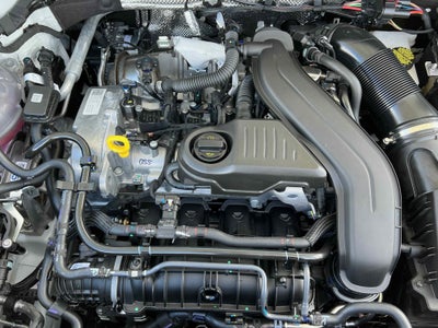 2025 Volkswagen Taos SE Black