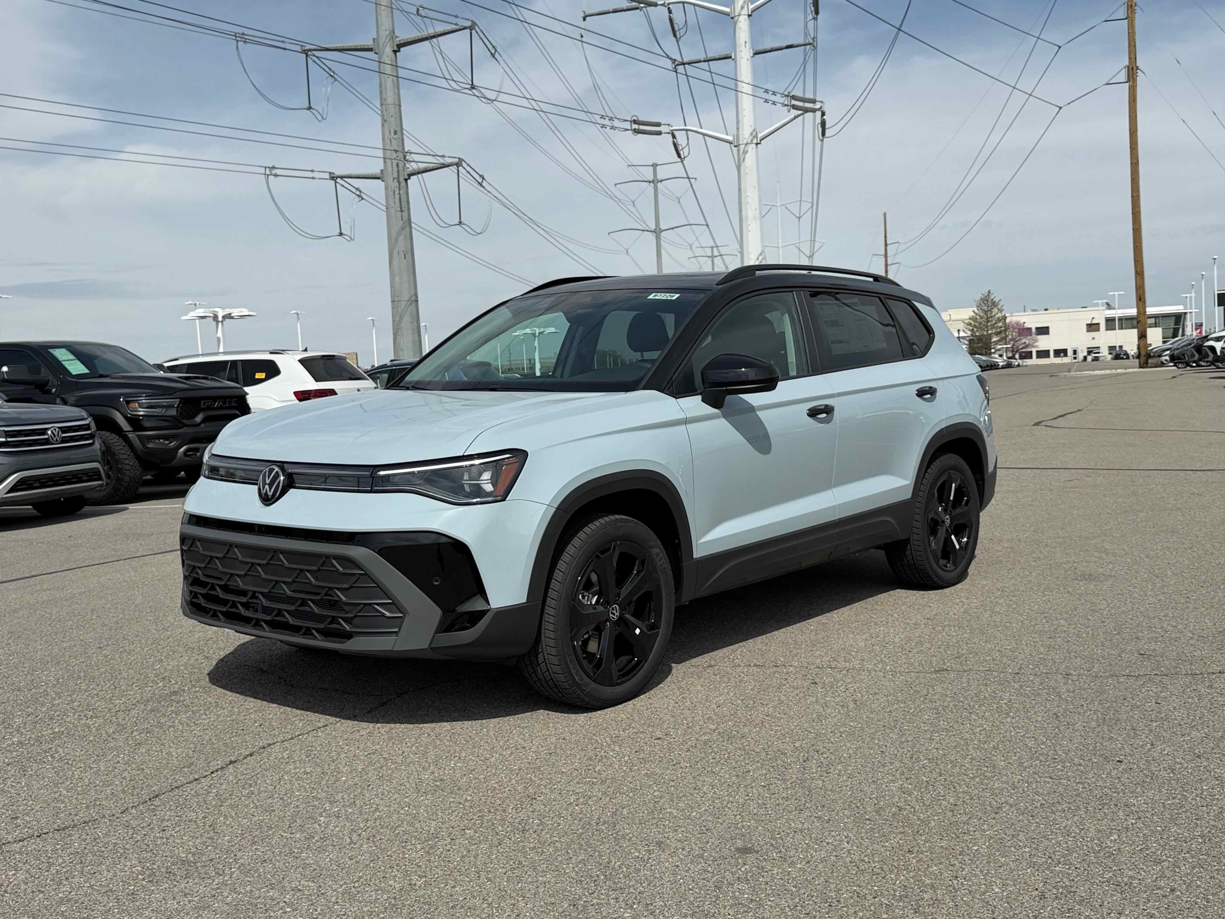 2026 Volkswagen Taos SE Black