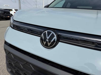 2026 Volkswagen Taos SE Black