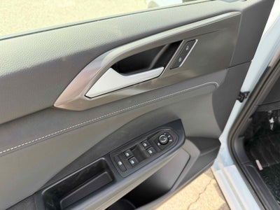 2026 Volkswagen Taos SE Black