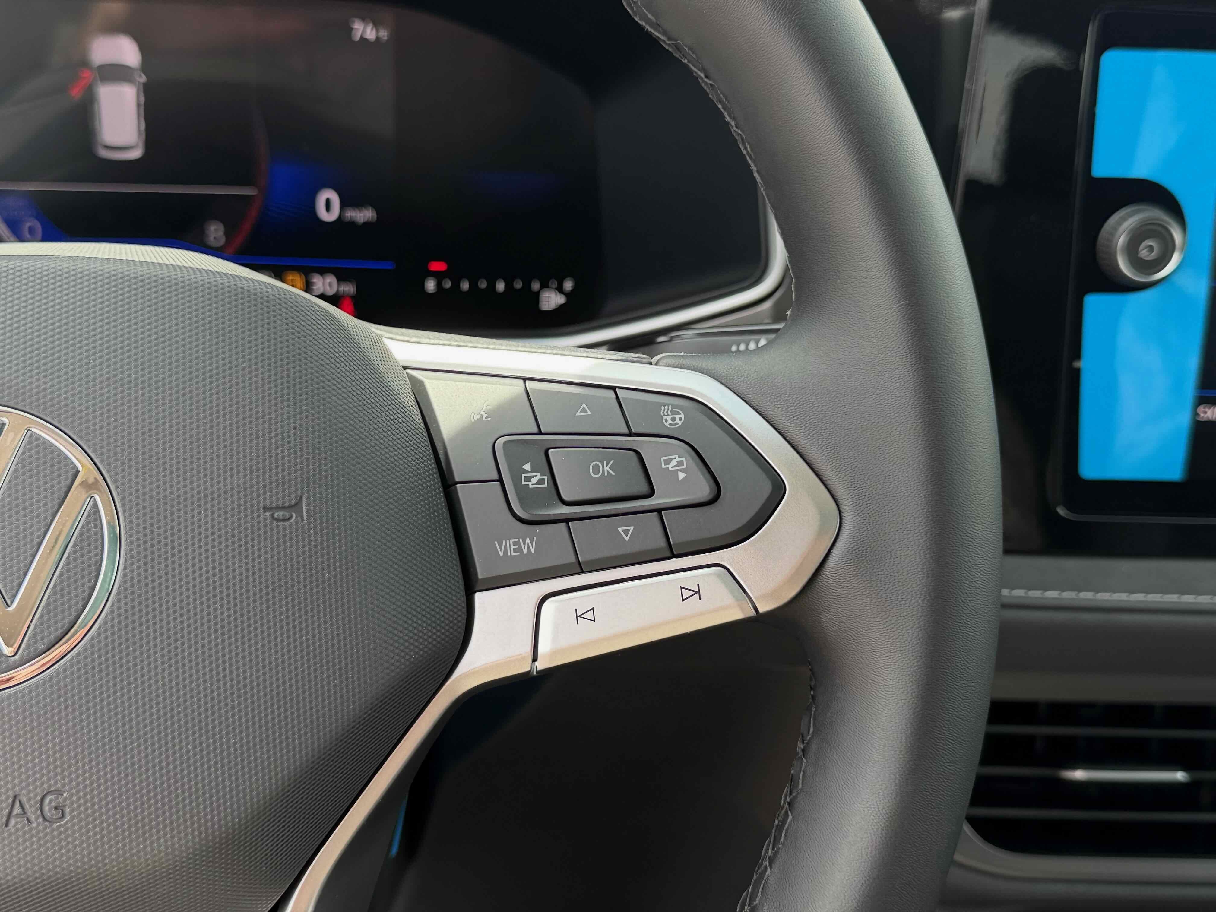 2026 Volkswagen Taos SE Black