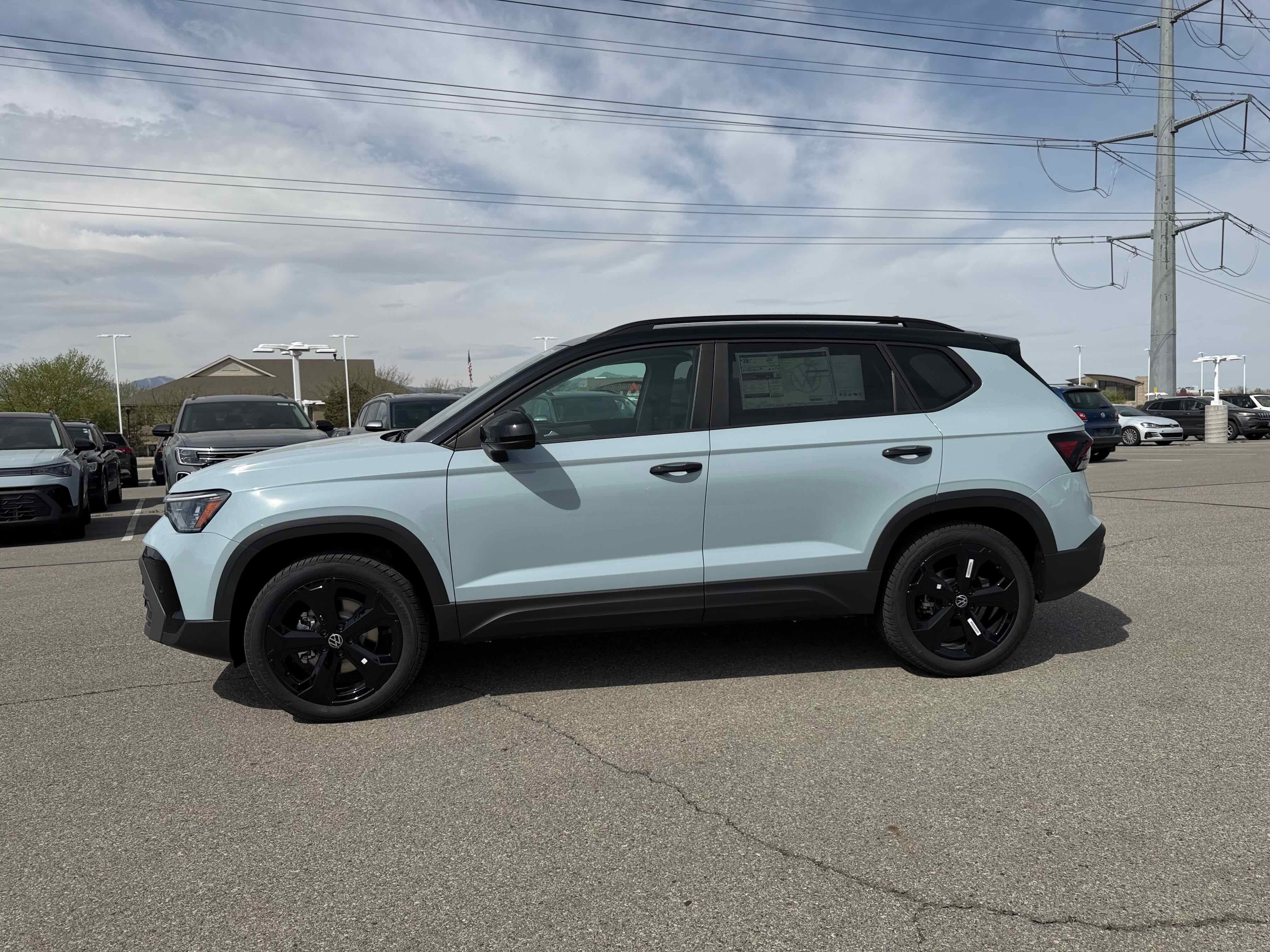 2026 Volkswagen Taos SE Black