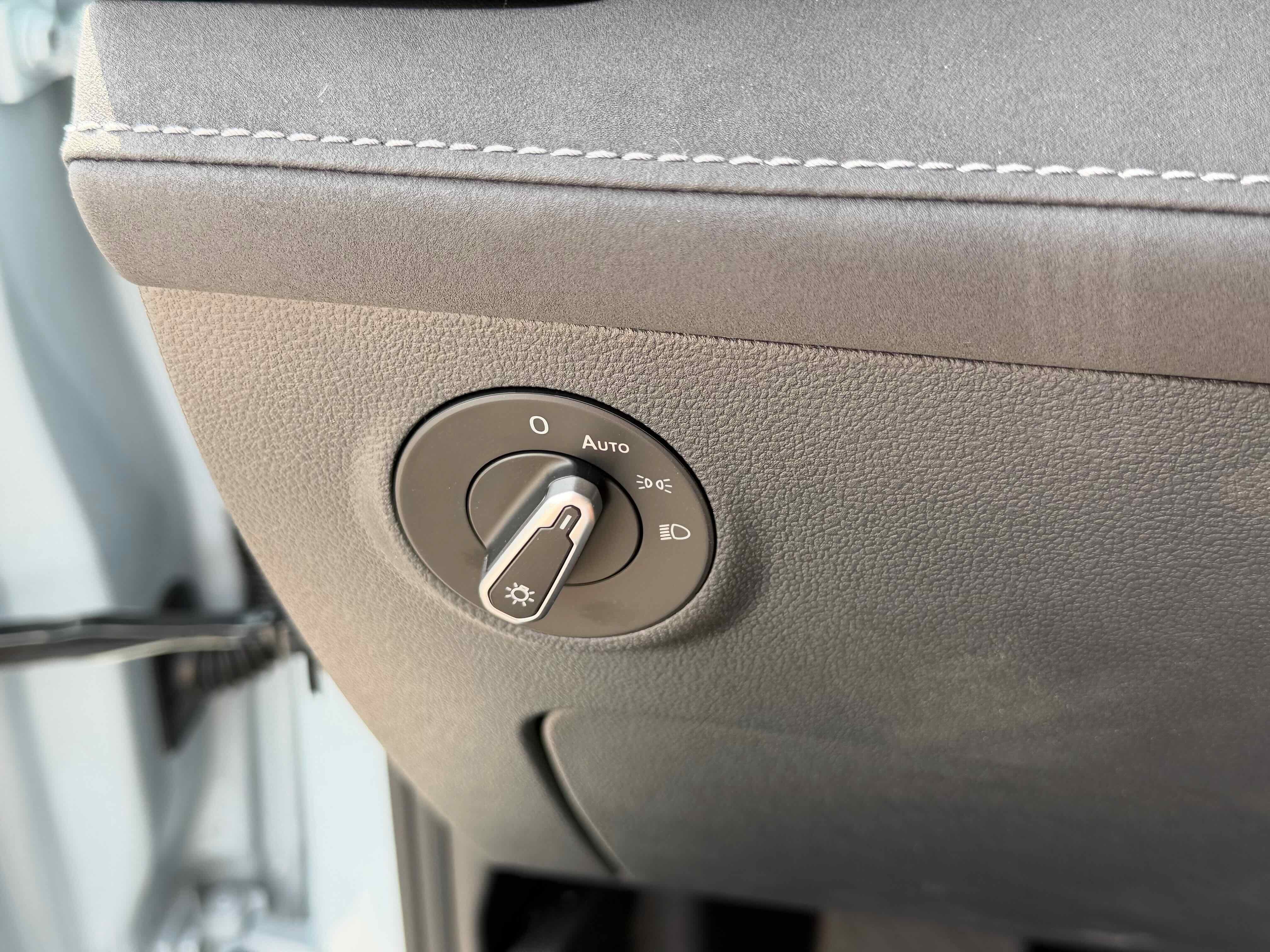 2026 Volkswagen Taos SE Black