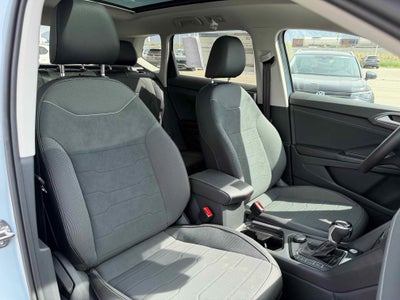 2026 Volkswagen Taos SE Black