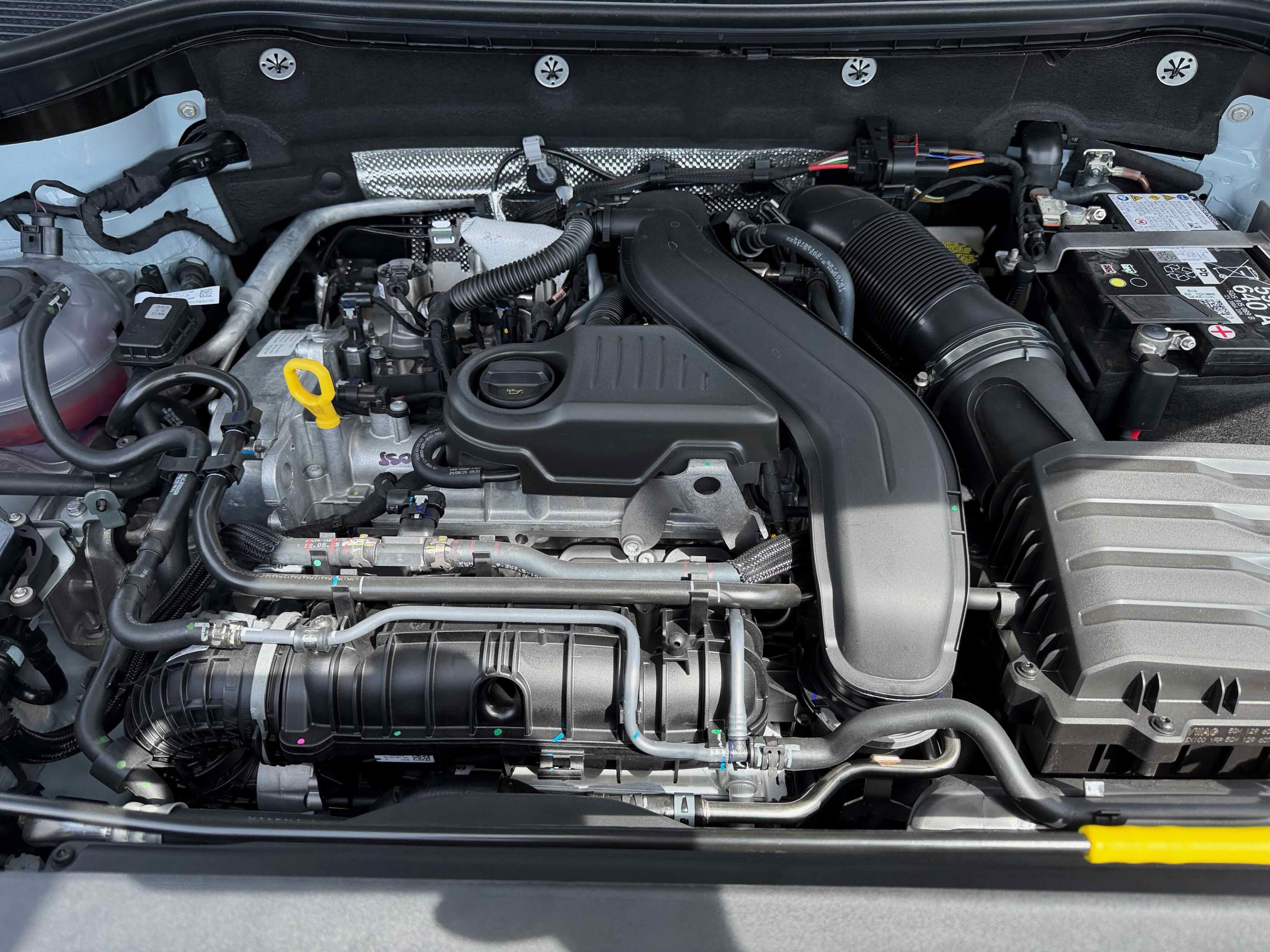 2026 Volkswagen Taos SE Black