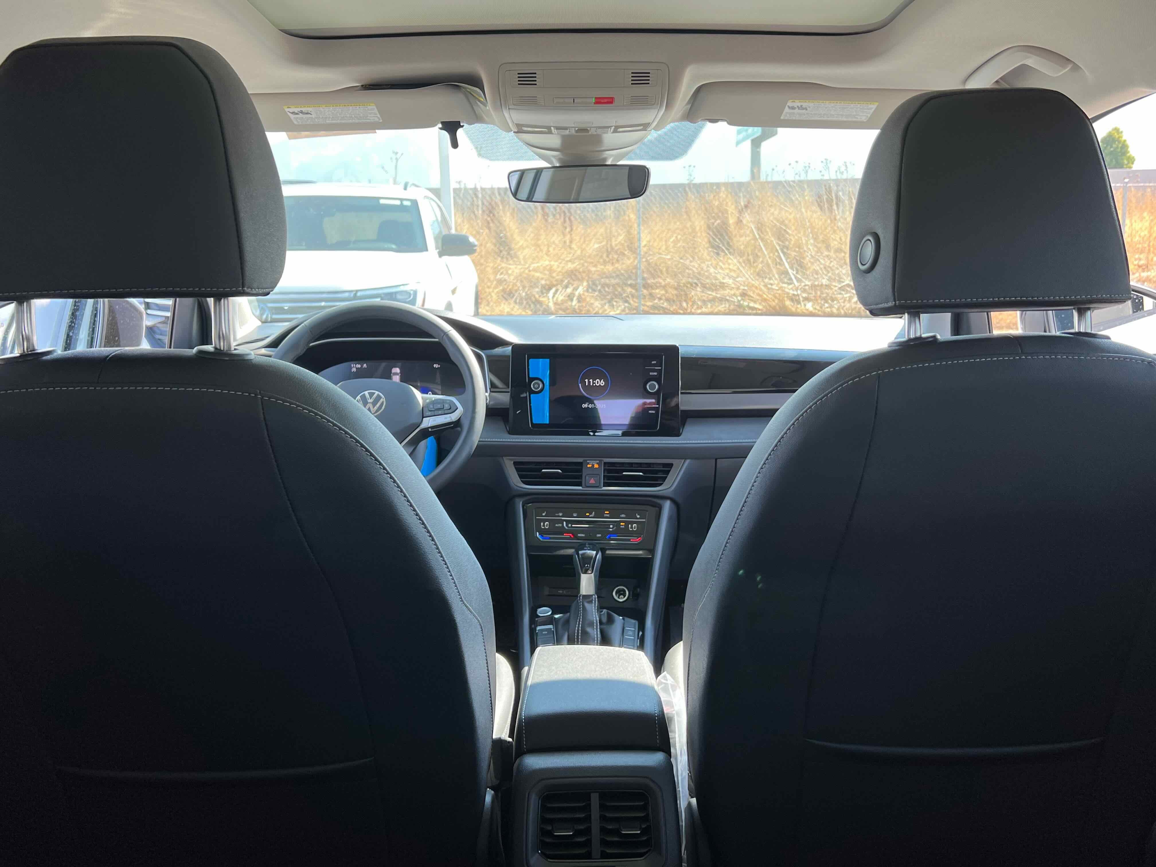 2025 Volkswagen Taos SE Black