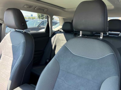 2025 Volkswagen Taos SE Black