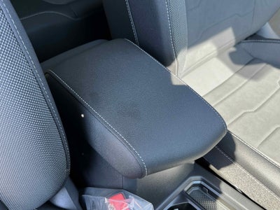 2025 Volkswagen Taos SE Black