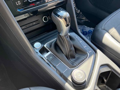 2025 Volkswagen Taos SE Black