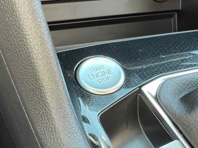 2025 Volkswagen Taos SE Black