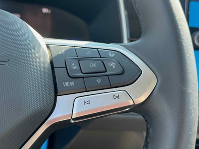 2025 Volkswagen Taos SE Black