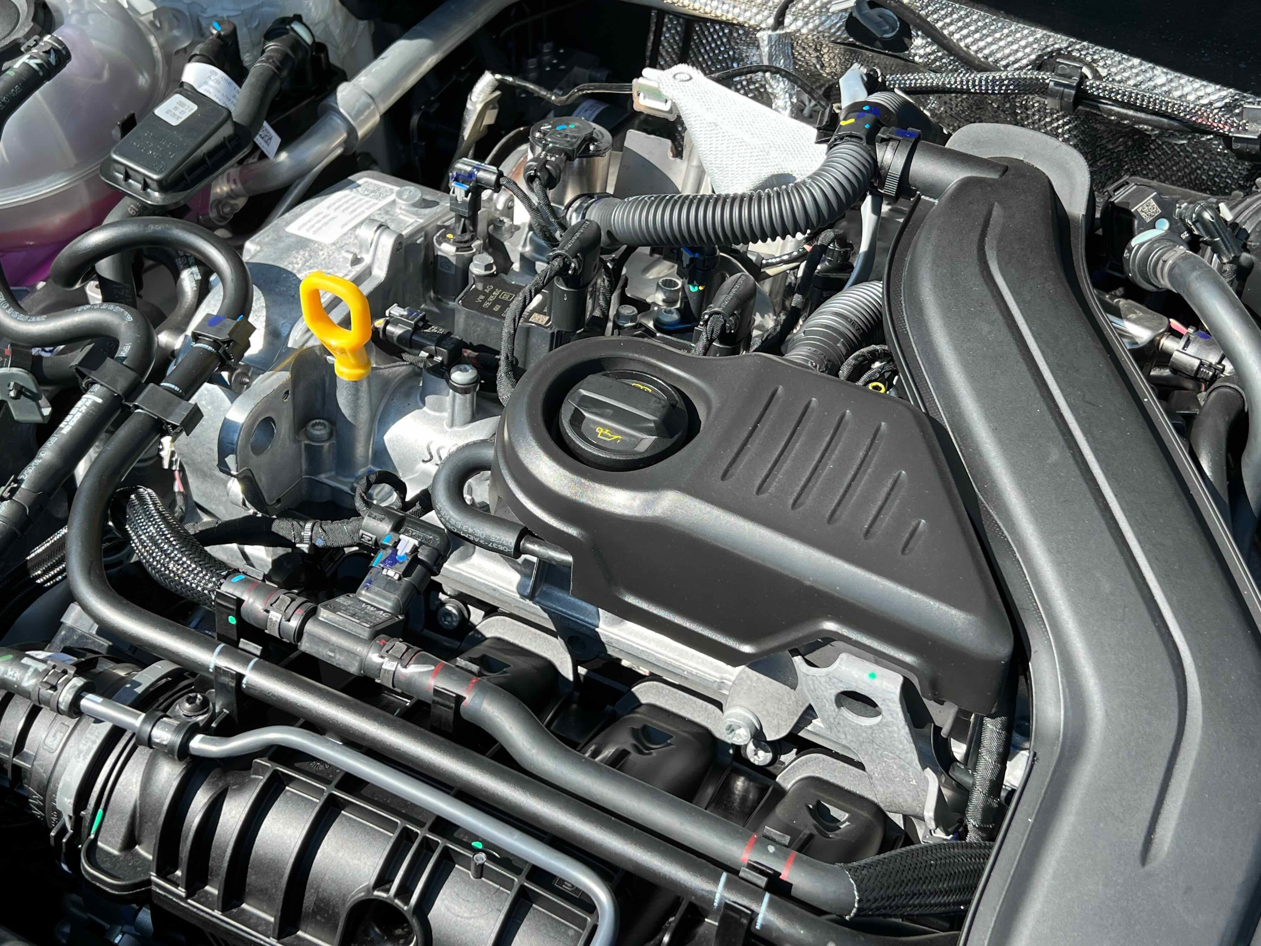 2025 Volkswagen Taos SE Black