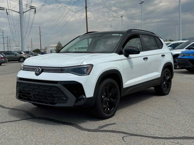 2025 Volkswagen Taos SE Black