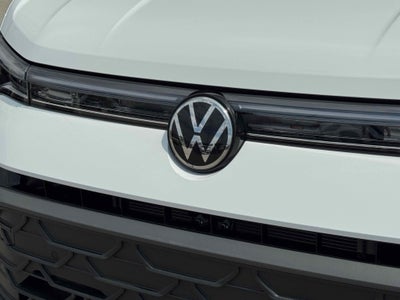 2025 Volkswagen Taos SE Black