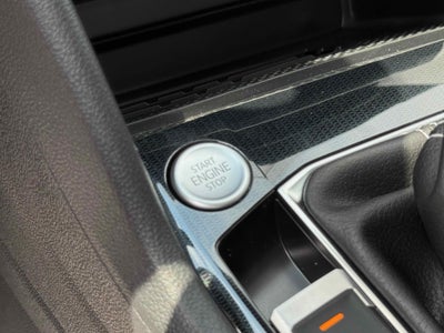 2025 Volkswagen Taos SE Black