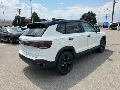 2025 Volkswagen Taos SE Black