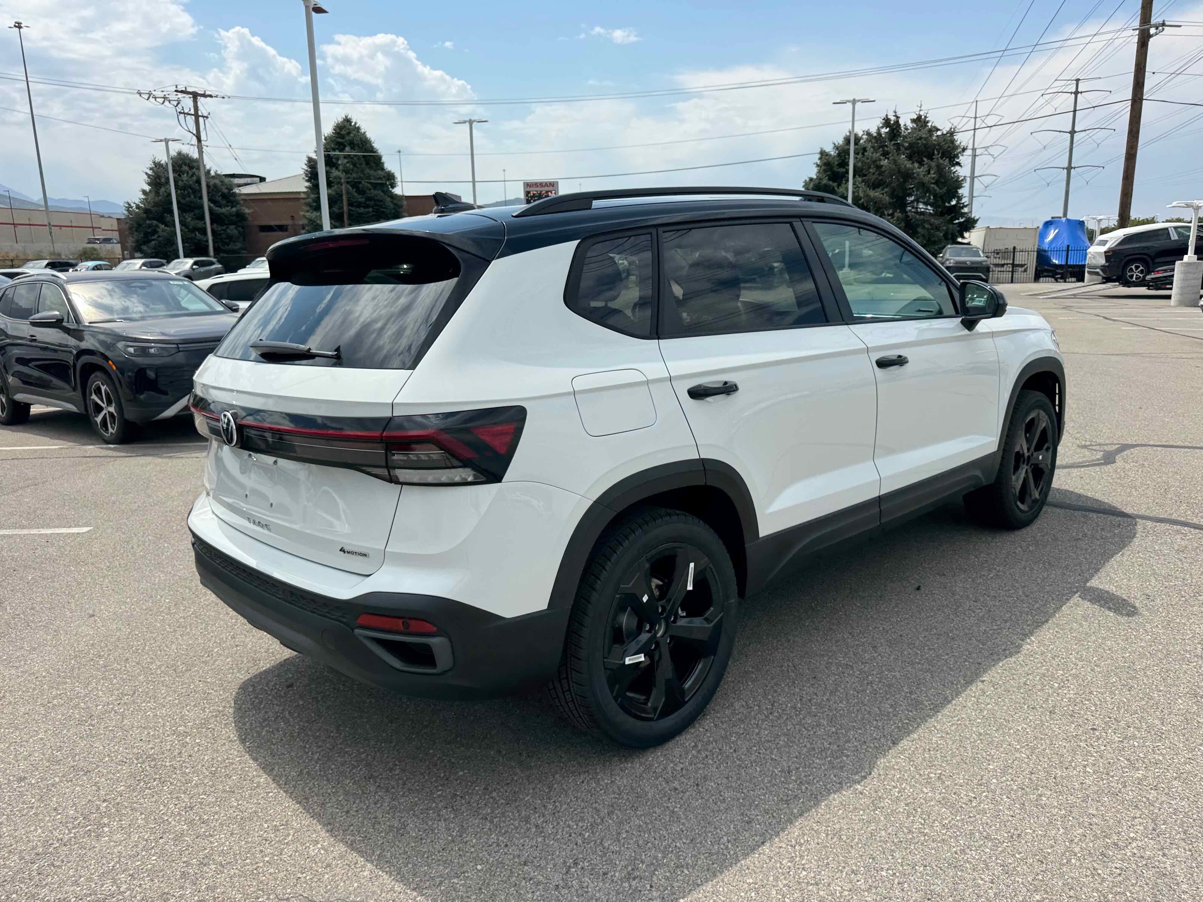 2025 Volkswagen Taos SE Black