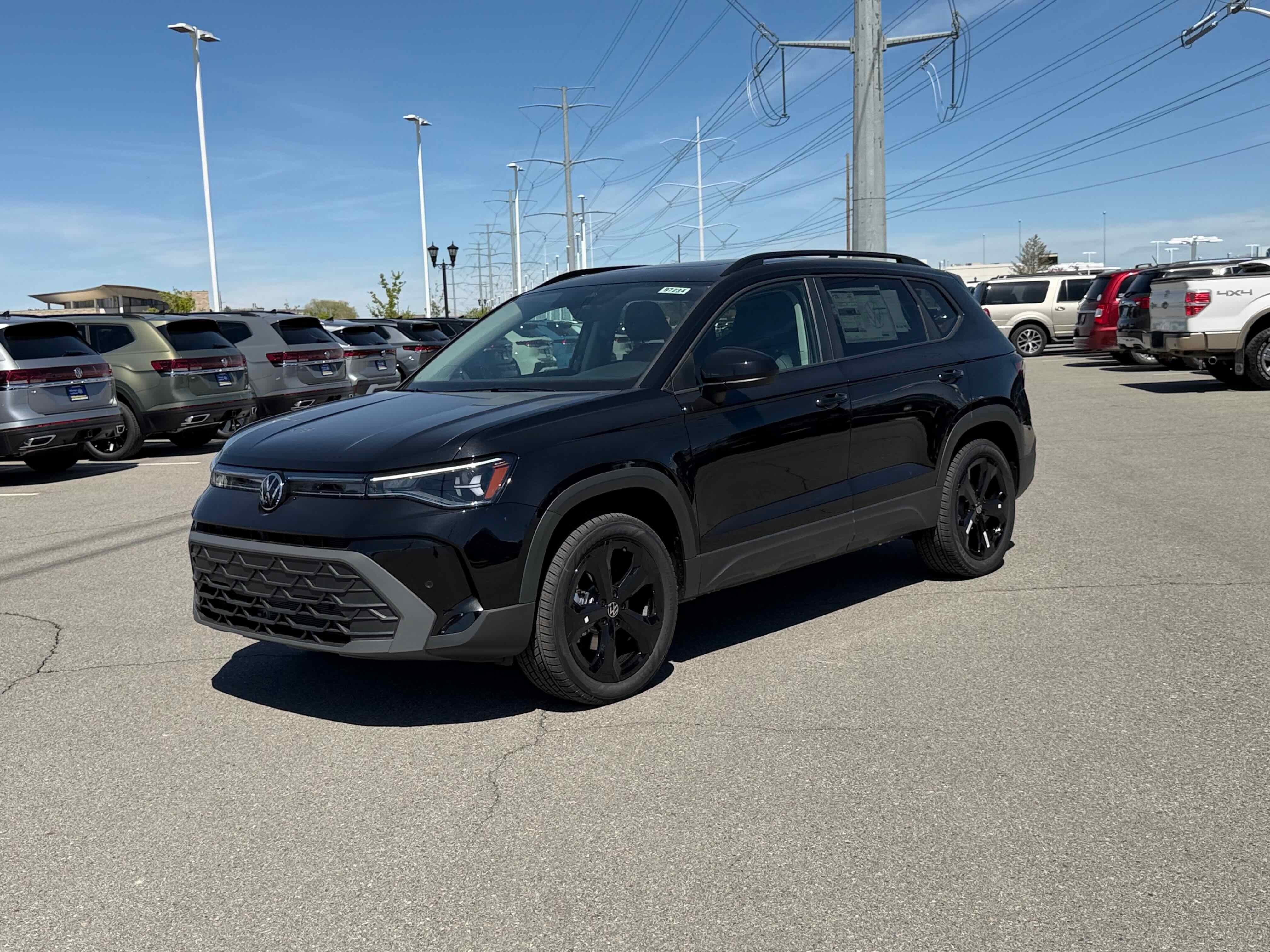 2026 Volkswagen Taos SE Black