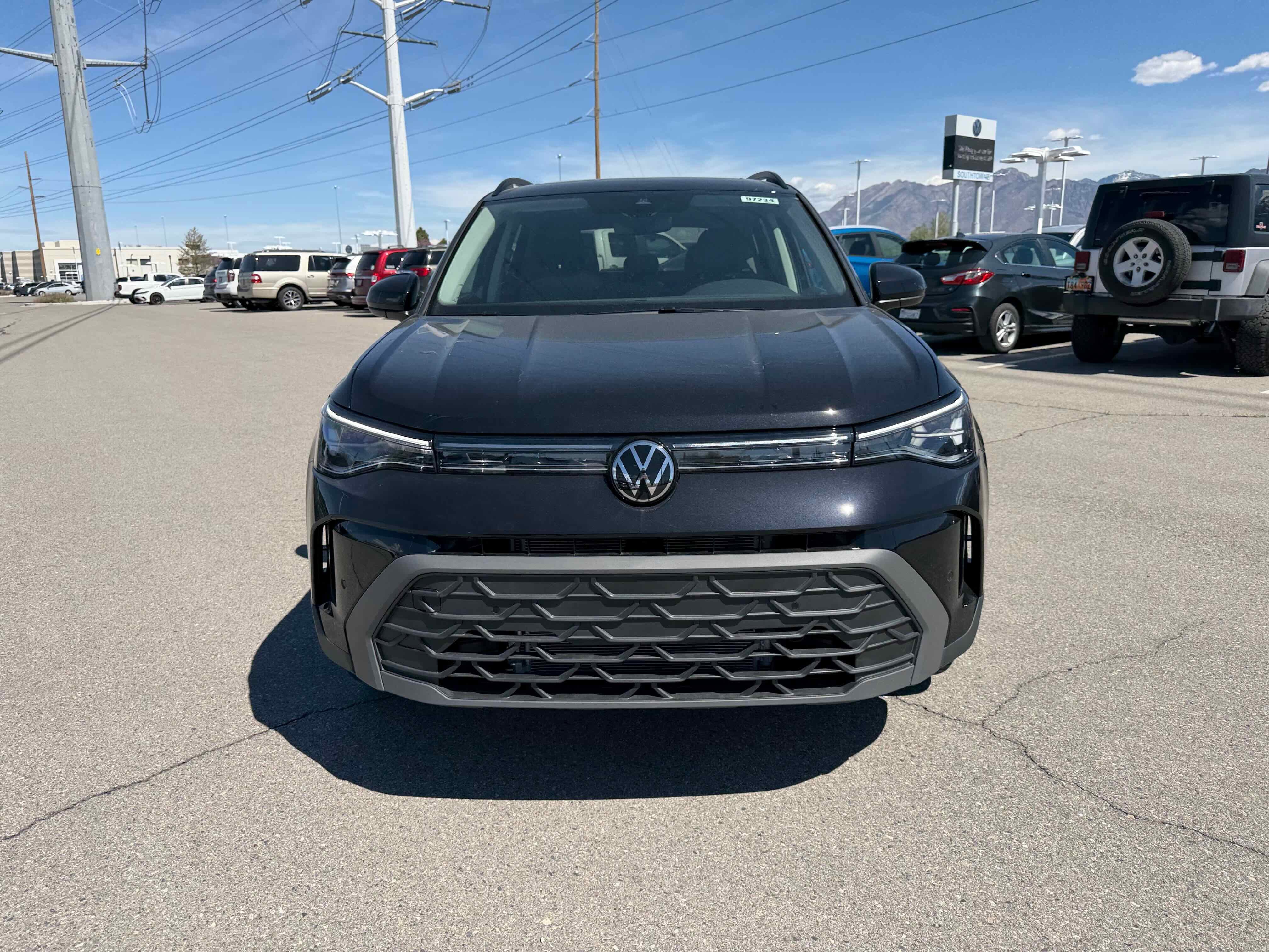 2026 Volkswagen Taos SE Black