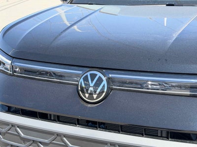 2026 Volkswagen Taos SE Black