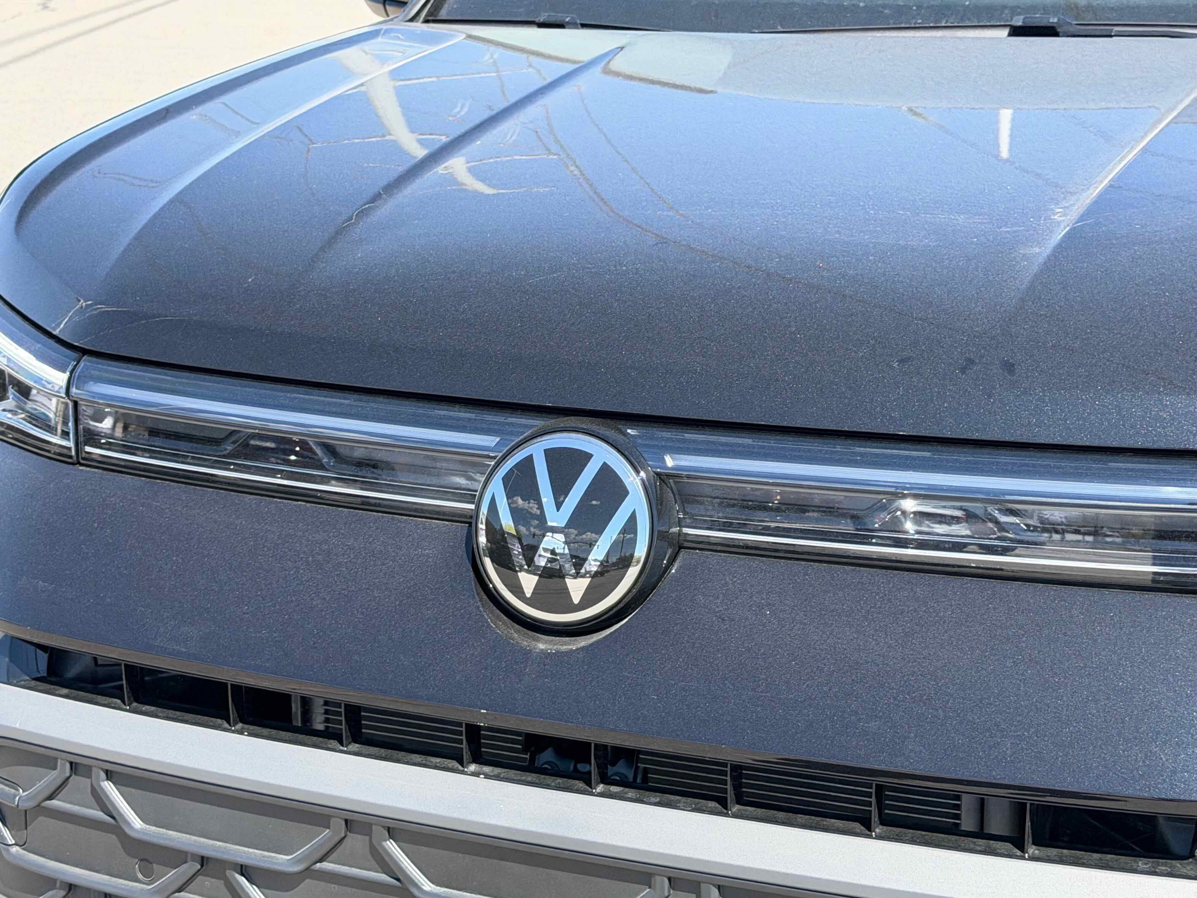 2026 Volkswagen Taos SE Black