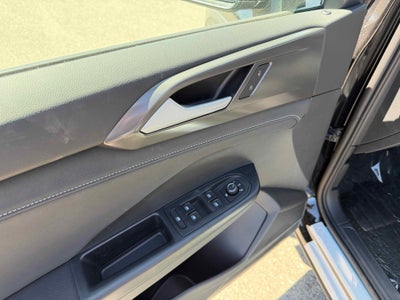 2026 Volkswagen Taos SE Black