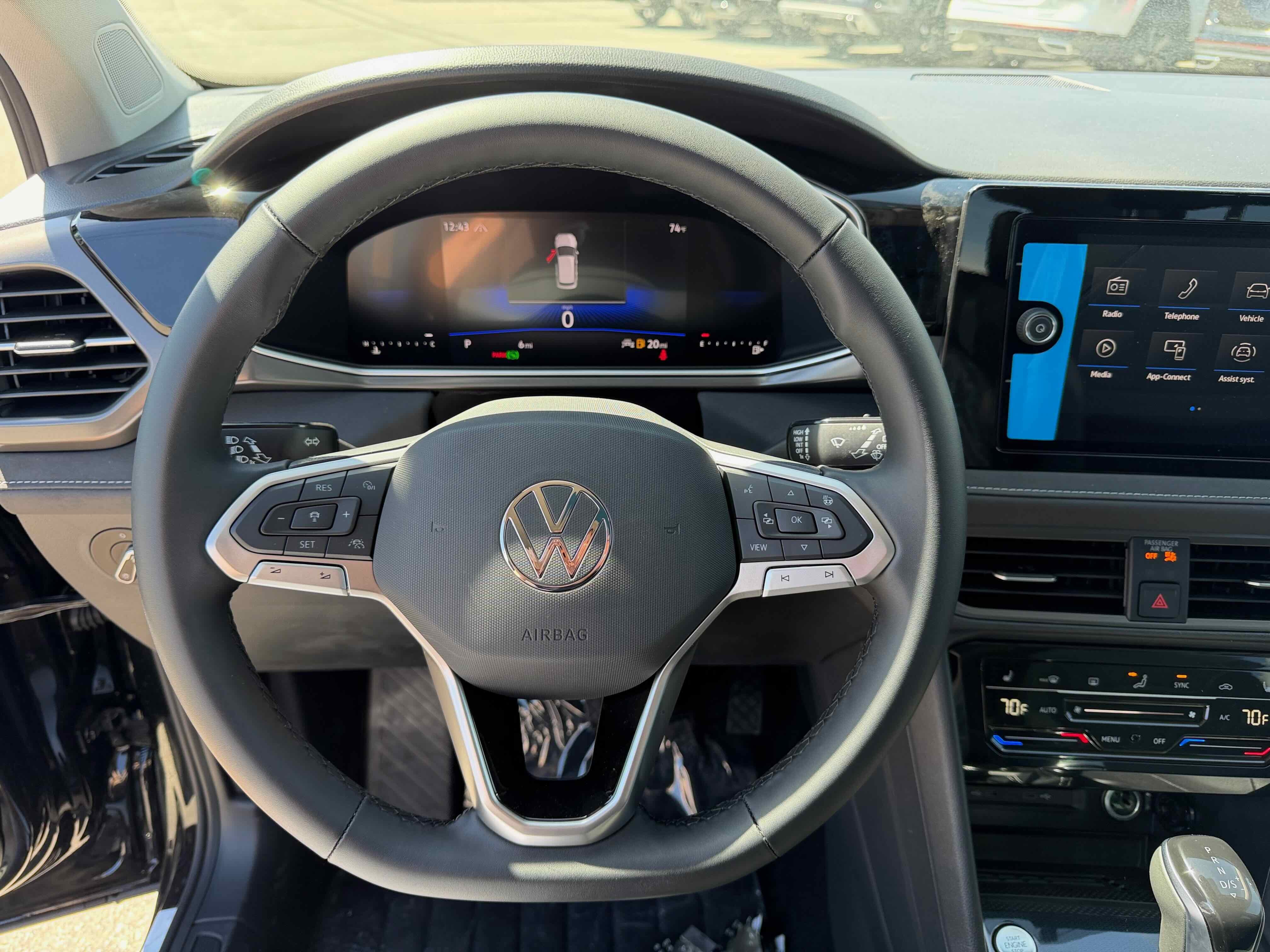 2026 Volkswagen Taos SE Black