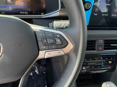 2026 Volkswagen Taos SE Black